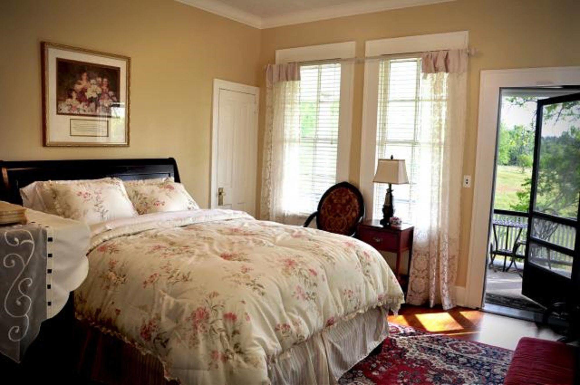 Texas Forest Country Retreat Huntington Exteriör bild